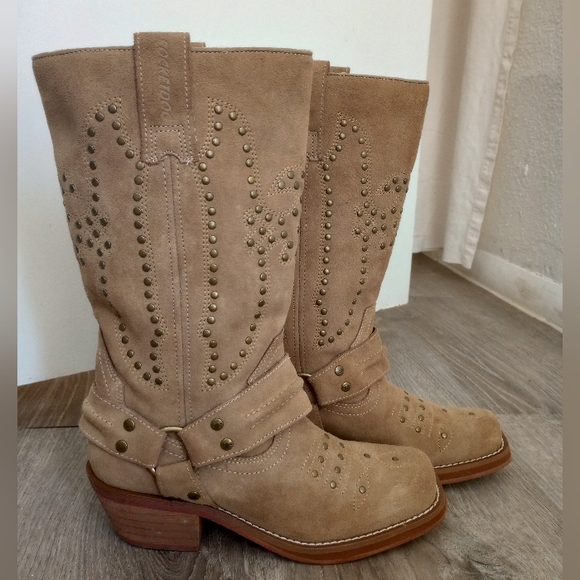 Women's Rocketdog Suede Leather Studded Motorcycle Boots Beige Size 6 - Picture 2 of 8